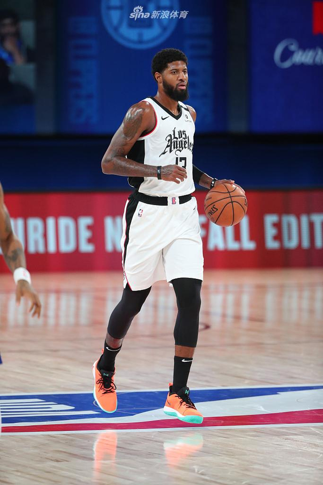 的激烈竞争 的激烈竞争